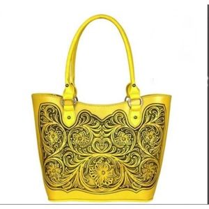 TRINITY RANCH TOOLED LEATHER PURSE